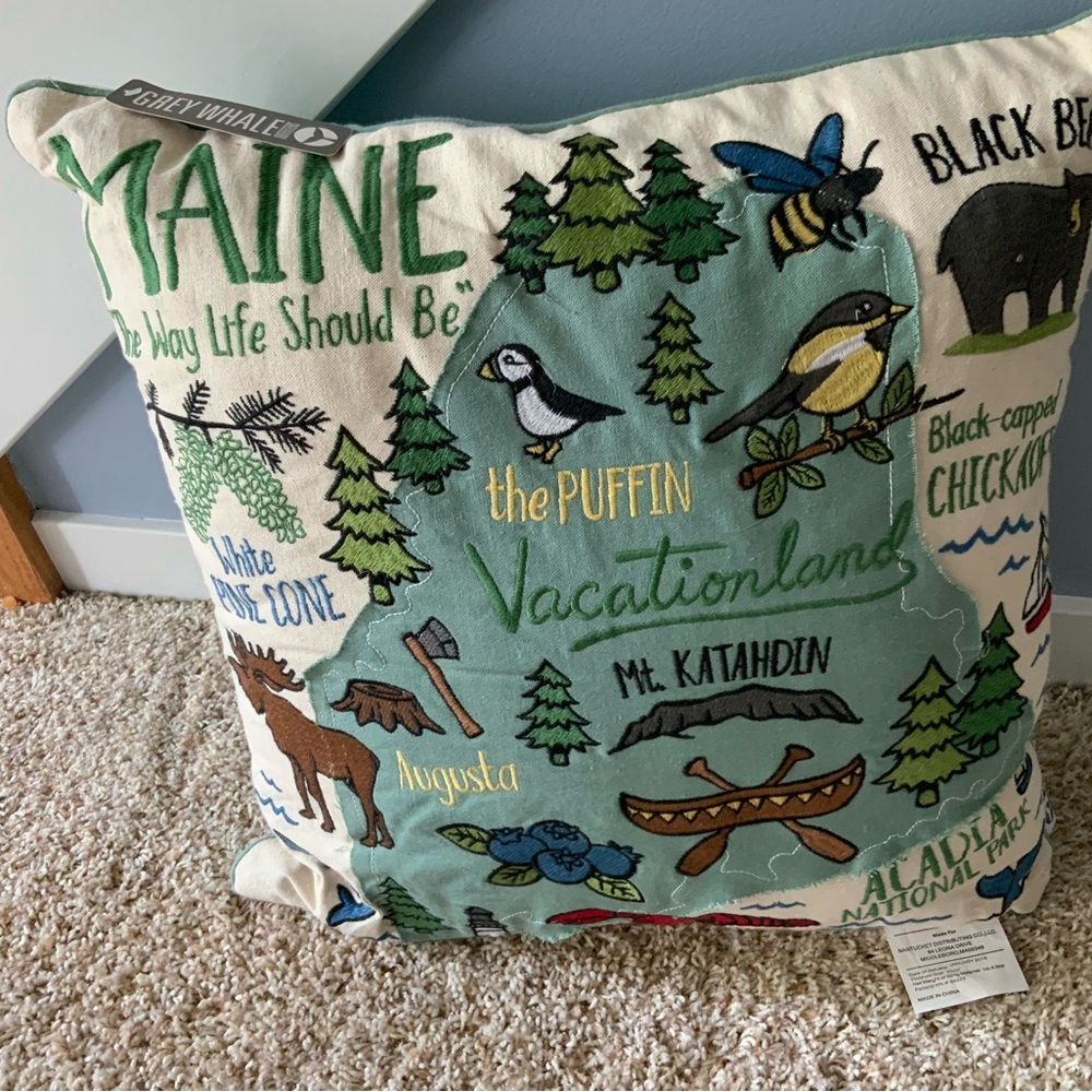 Maine Themed Decorative Embroidered Pillow